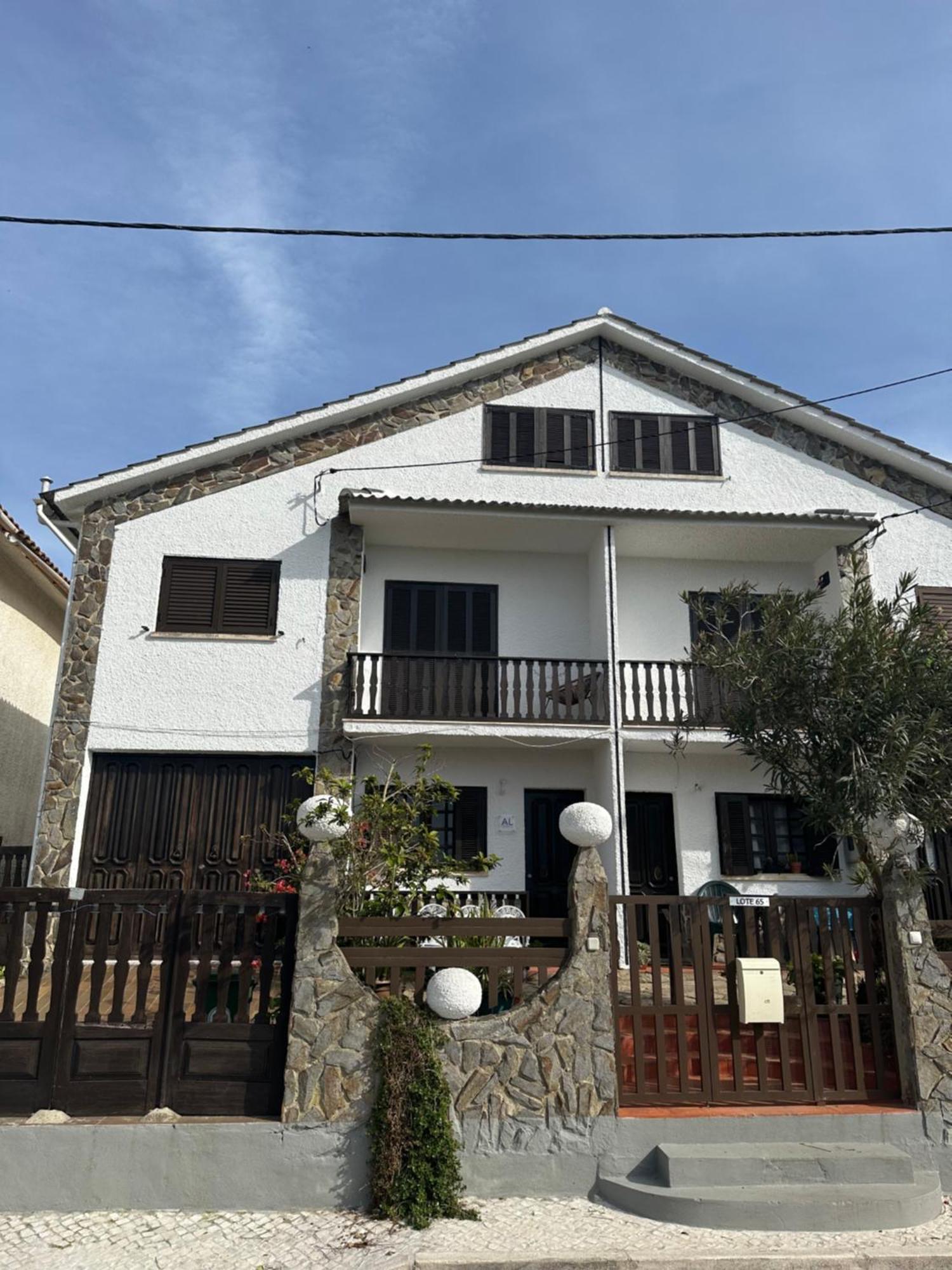 Nina'S Stay Hostel Charneca  Exterior photo